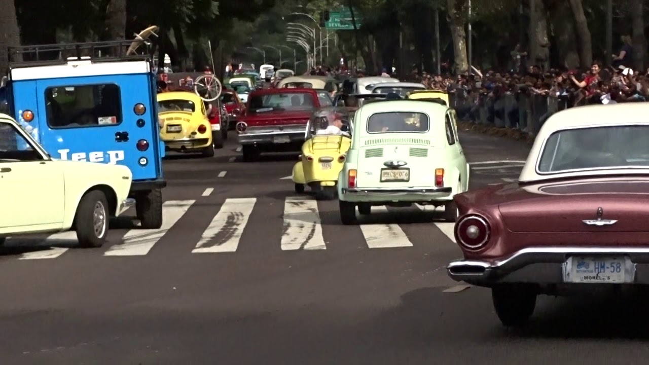 Desfile de Autos Clasicos en Mexico