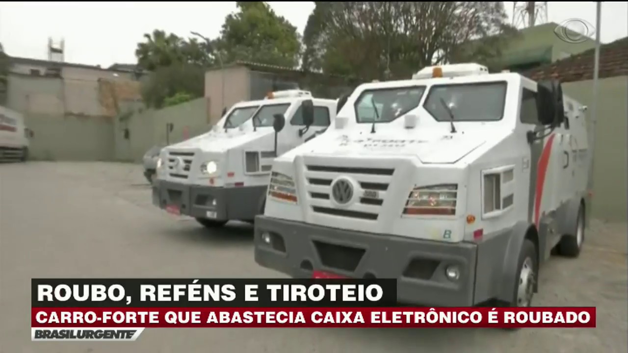 Carro-forte que abastecia caixa eletrônico é roubado em SP