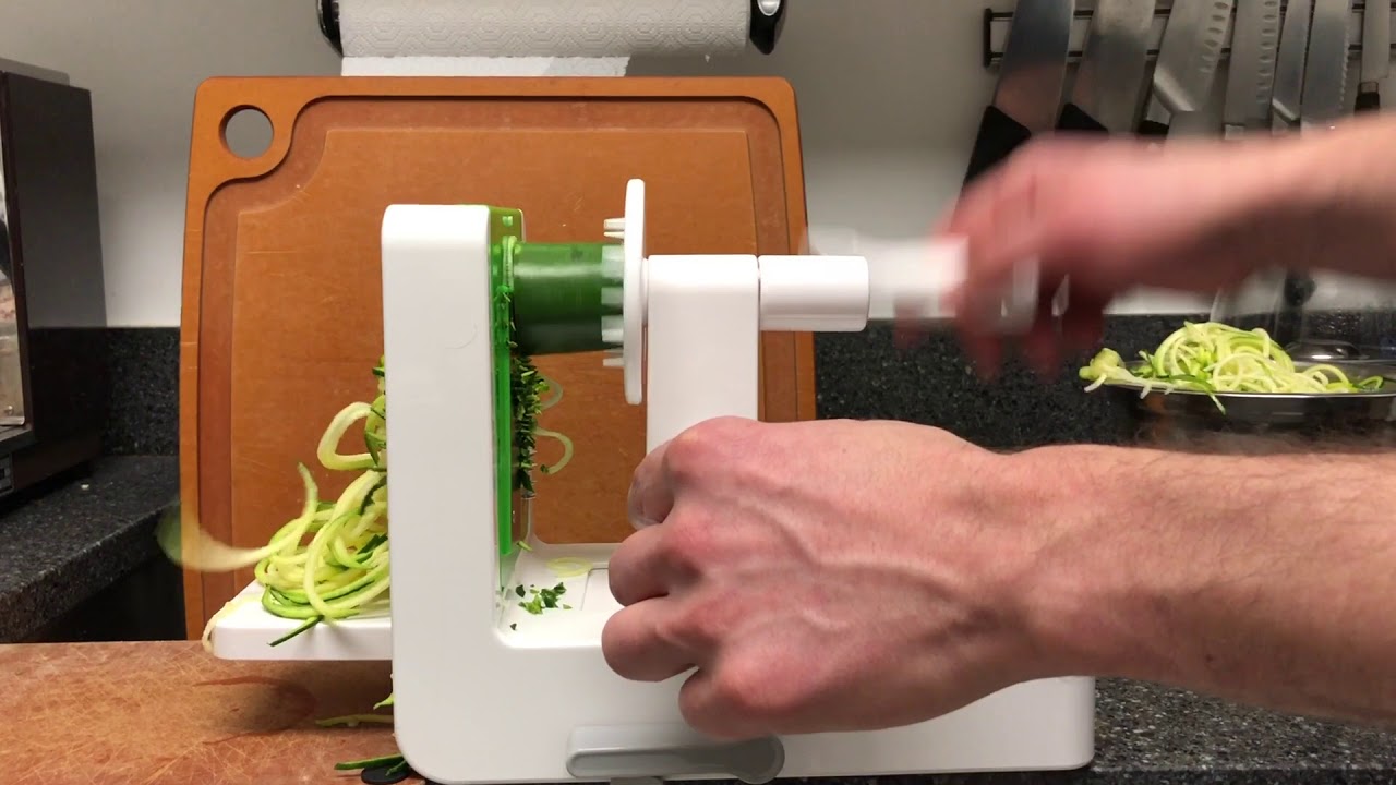How to Make Zoodles with a Spiralizer (Zucchini Noodles!)
