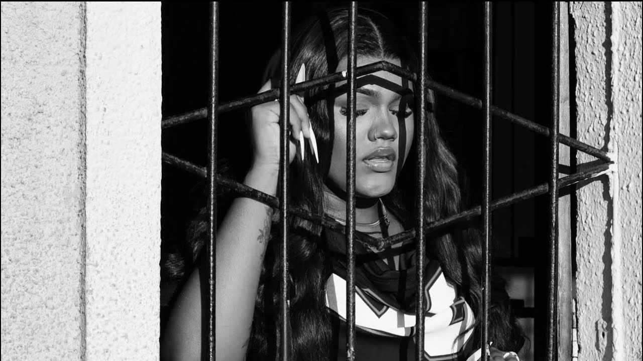 Chesrae Megan- Massive (Official Video)