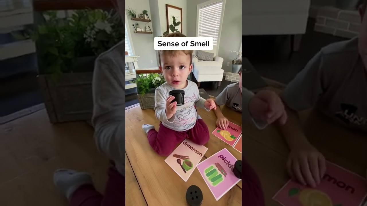 Smell Jars are such a fun way to talk about our sense of smell! #fivesenses #smell #makelearningfun