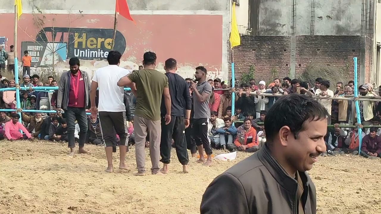 फक्कड़ दास चौराहा उतरौला बाजार में कुश्ती दंगल 