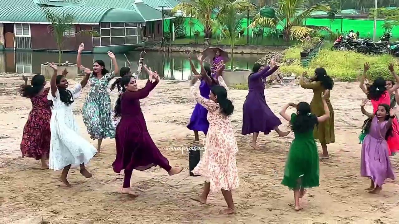 വിഷ്ണുമായയുടെ പാട്ടിനെ  ചുവട്  വെച്ച് 💕ടീം  നീലഞ്ജന  ആല |kaikottikali 