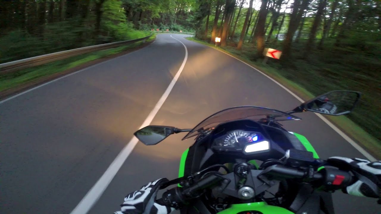 Kawasaki Ninja 300 - RACING Twisties #1