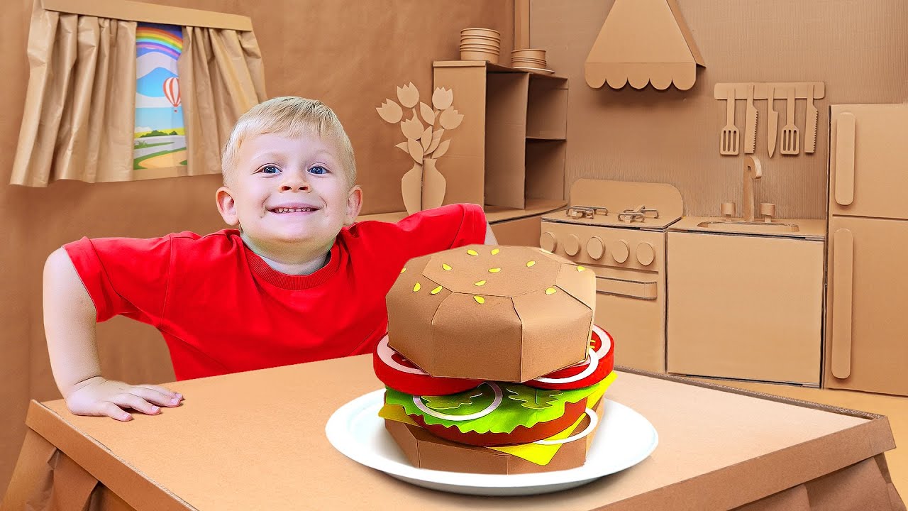 أوليفر في بيت من الورق المقوى! هل هو أفضل من المنزل الحقيقي؟ 🏠📦