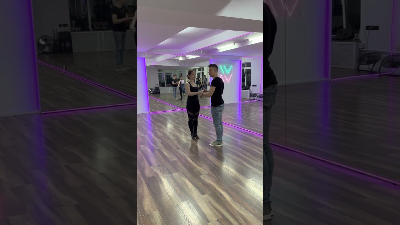 #bachata урок теневая позиция двойной поворот открытая позиция +