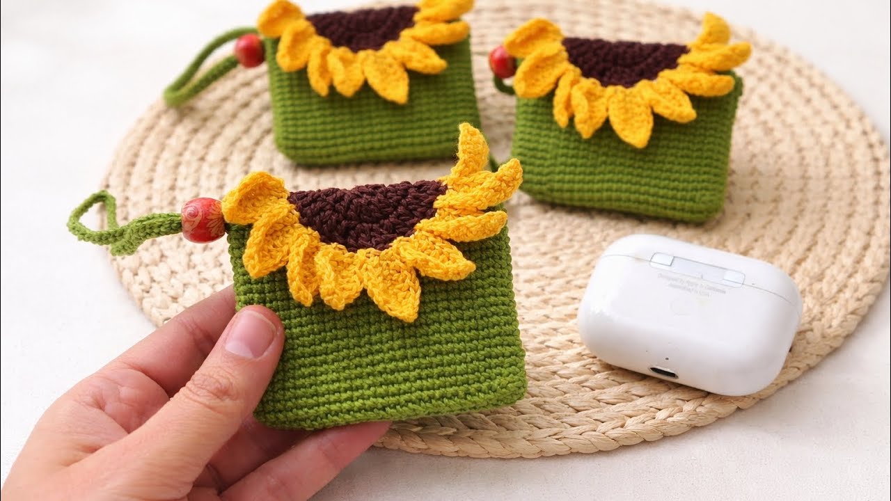 Cute little crochet sunflower earpods bag 🌻 
