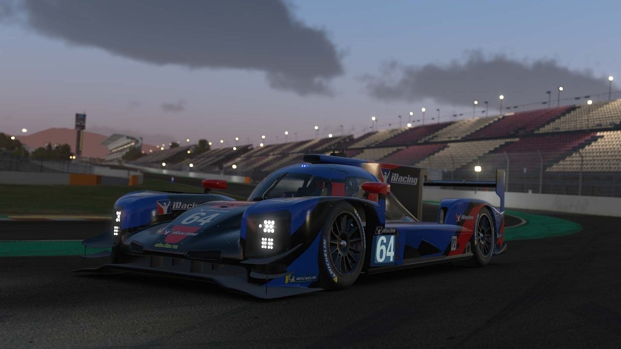 doing some test laps in Iracing (LMP2)