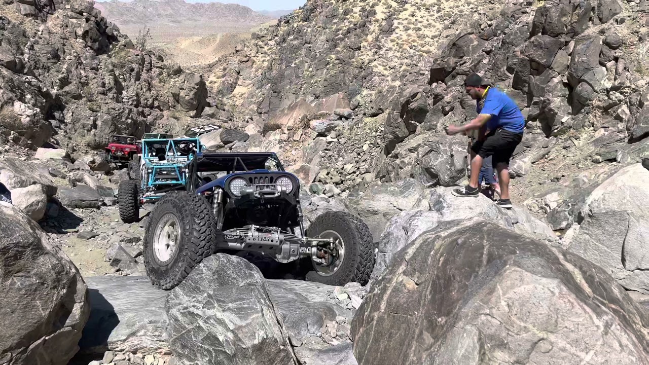 Johnson Valley The Hammers: Sledge Hammer Trail, Russel’s JHF Chassis making plaque look easy!