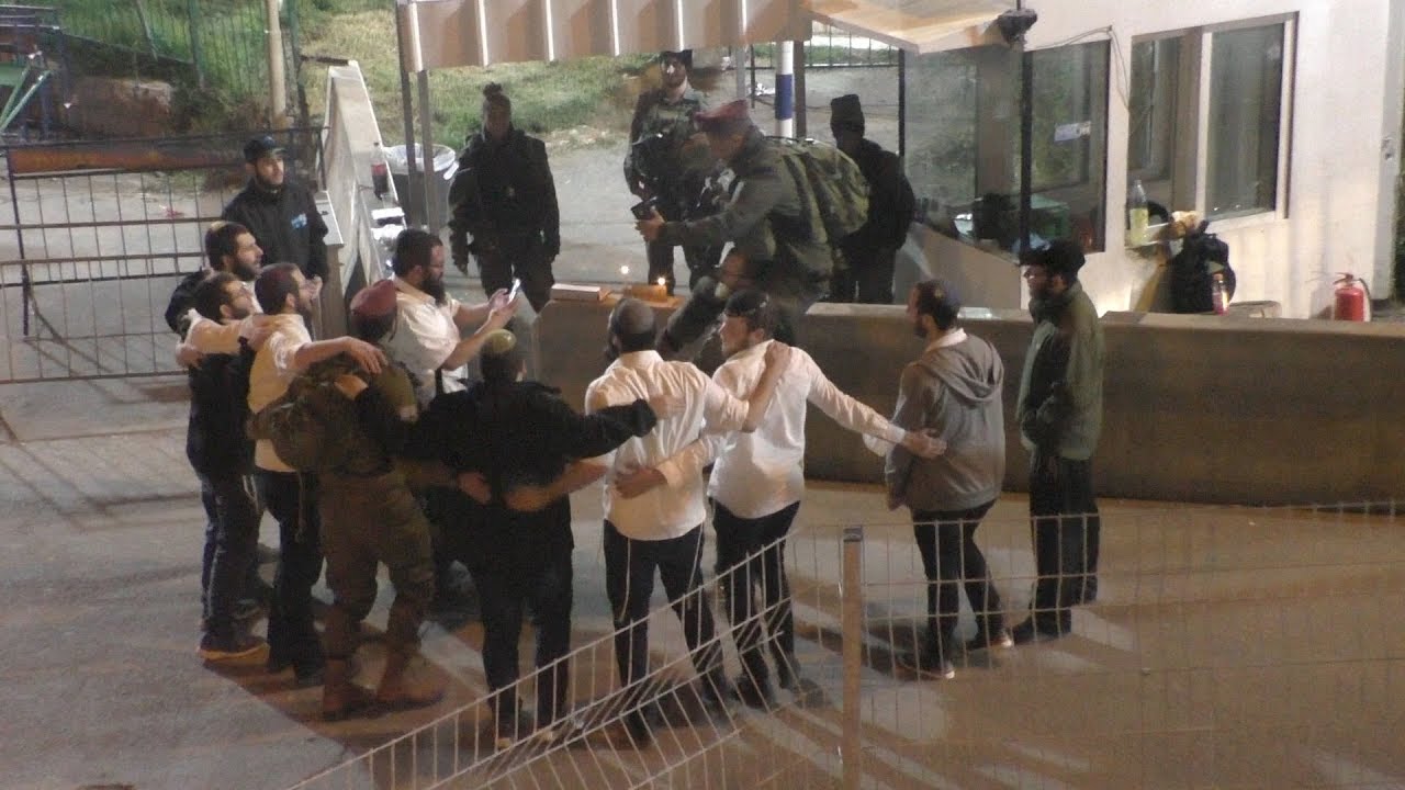 Life under occupation: Hanukkah in Hebron’s Old City, 12 December 2017
