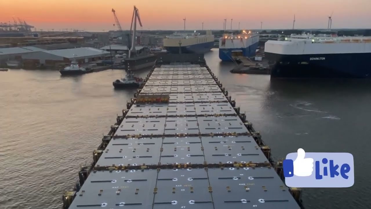 Container vessel &bdquo;NYK Romulus&ldquo; departs from Lloyd ship yard Bremerhaven (dry dock no.2) to sea