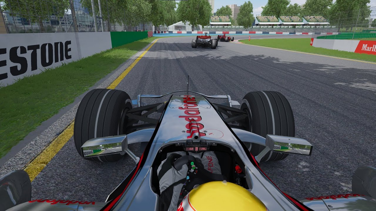 Racing as Lewis Hamilton in his Formula 1 Debut - 2007 Australian Grand Prix