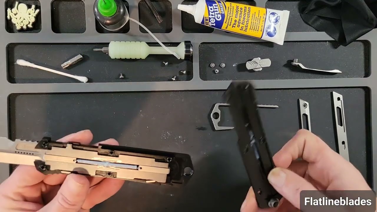 Inside the Microtech Glykon #3