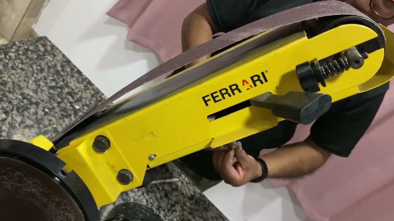 lixadeira de bancada Ferrari LCM-4x6 como trocar lixa.