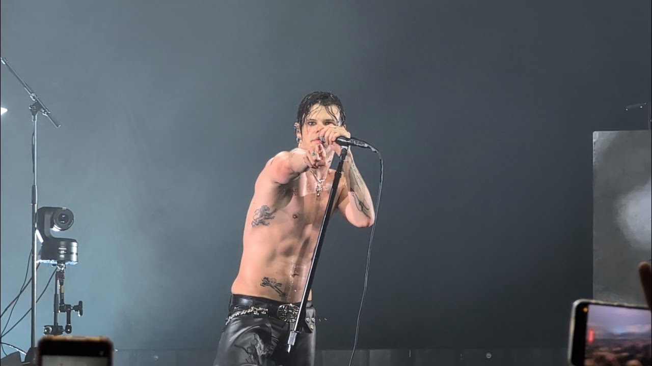 Yungblud - Changes (Black Sabbath cover) [4K] live @ Stadthalle, Vienna