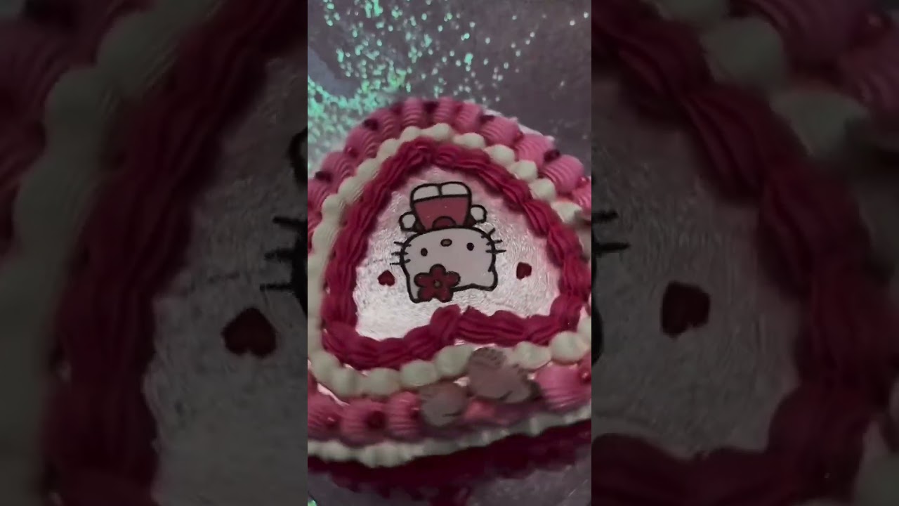 hello kitty cake 🎀💗🍰 #hellokittyforever