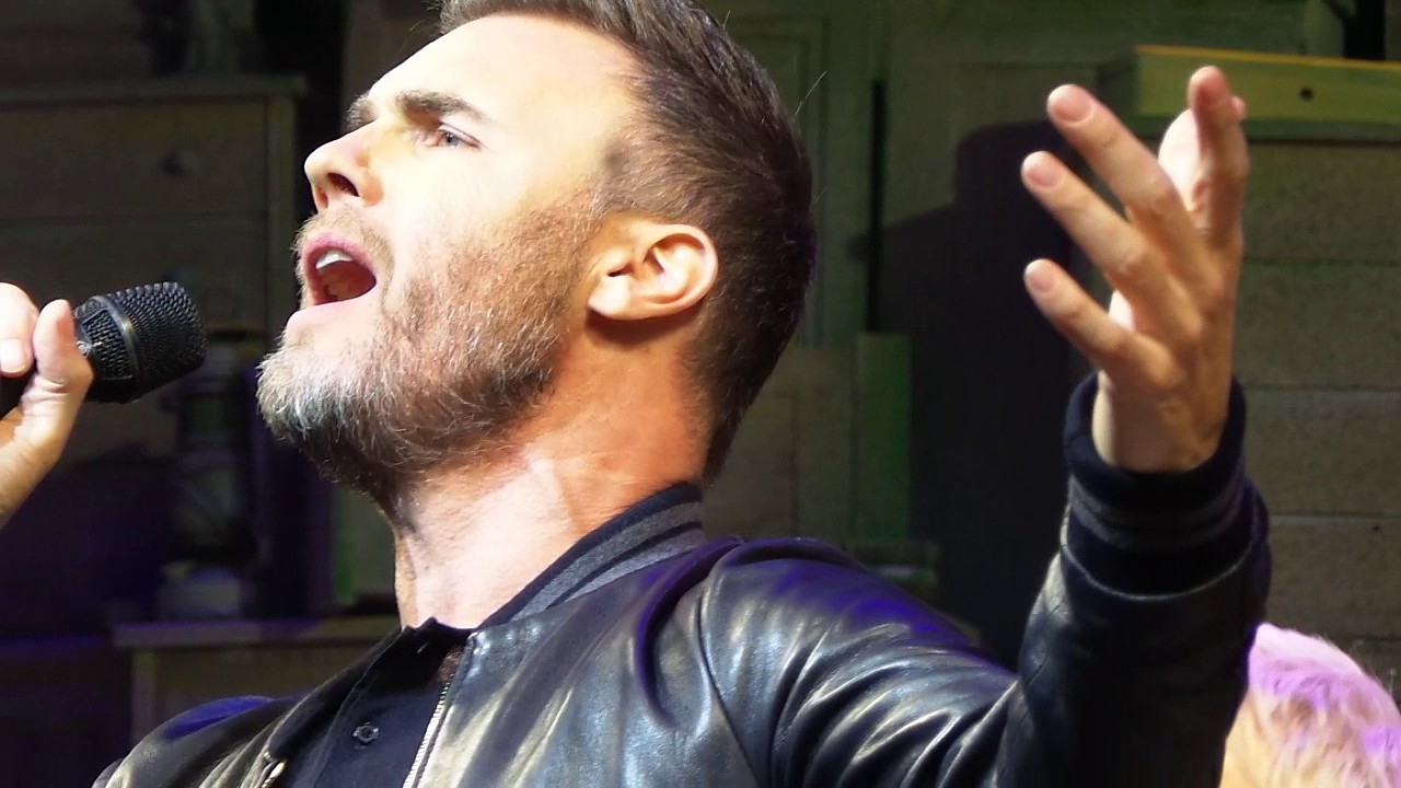 Gary Barlow singing 'Dare' 28/01/17