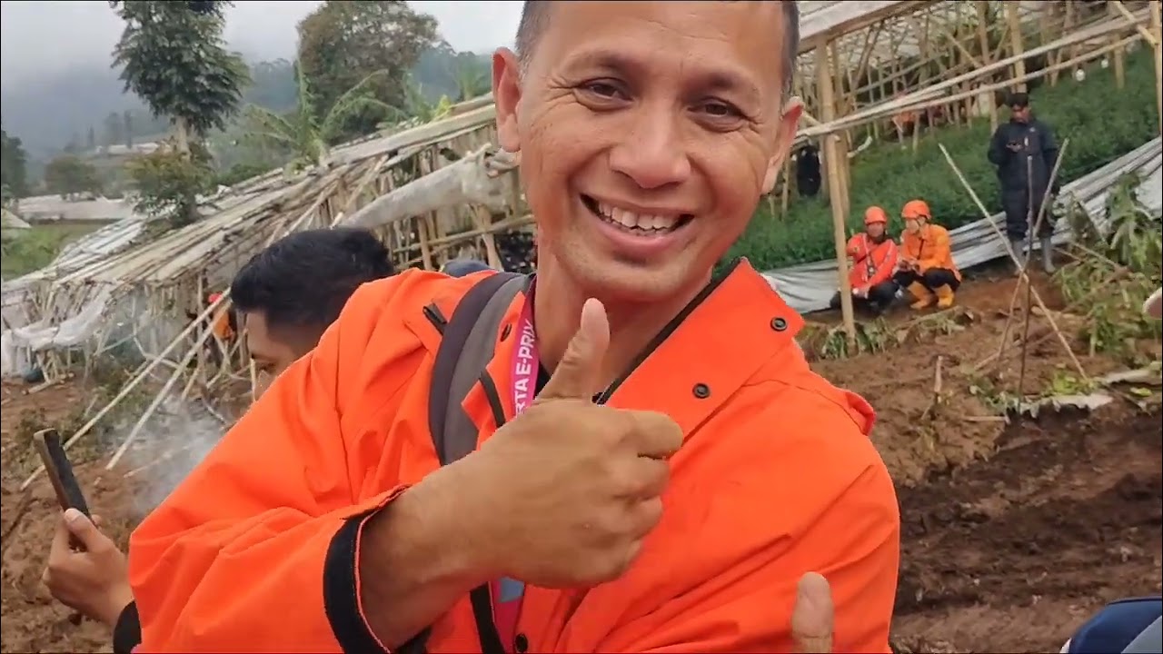 Luar Biasa Hari Ke 3 Tim Evakuasi Korban Longsor di Pasir Langu Kecamatan Cisarua Bekerja Keras #kdm