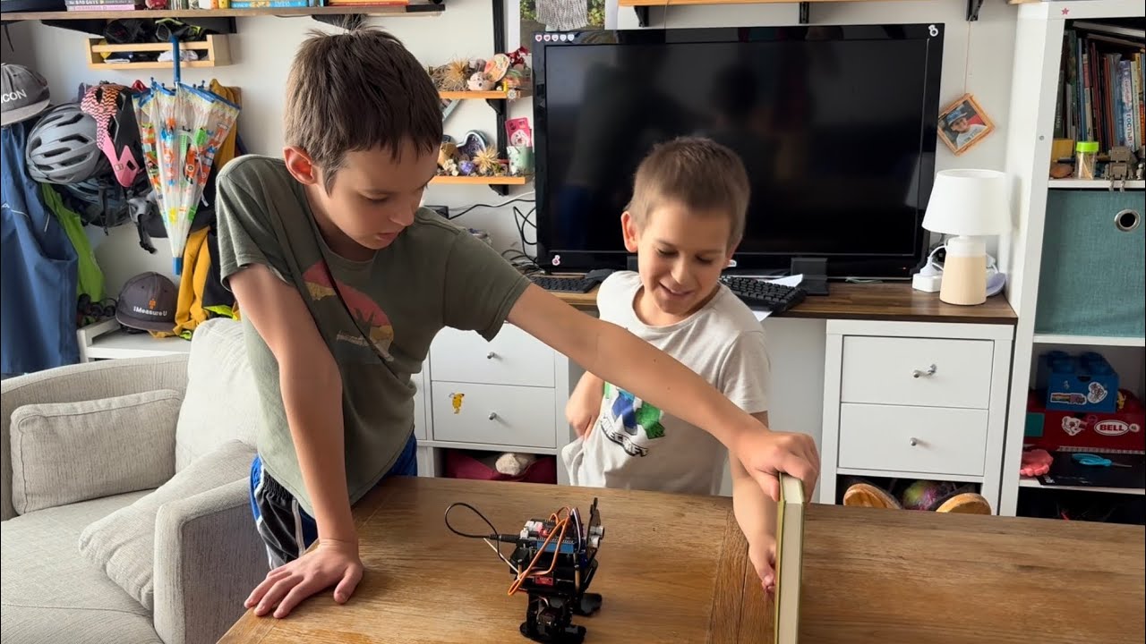 Bipedal Robot Coding - Episode 3: Follow Program (ultrasonic sensor)