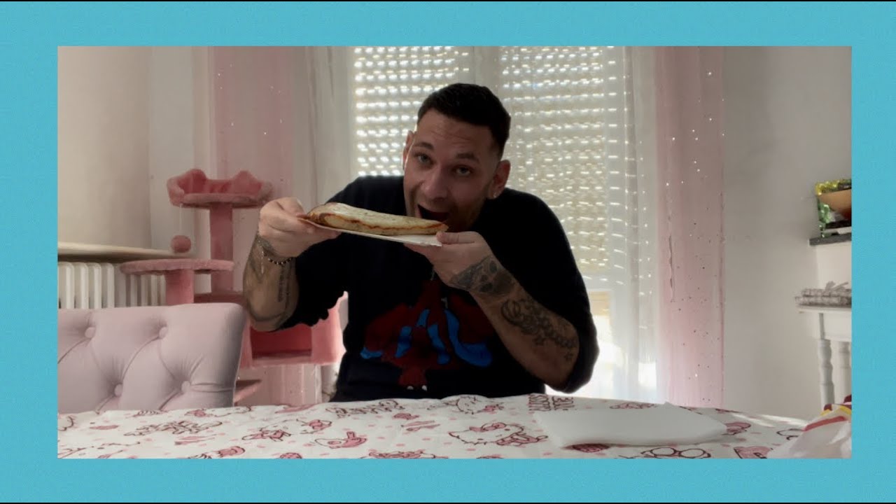 FINALMENTE MANGIO LA PIZZA 🍕 PICCOLO SGARRO DALLA DIETA! EATING SHOW MUKBANG ITA!!!!