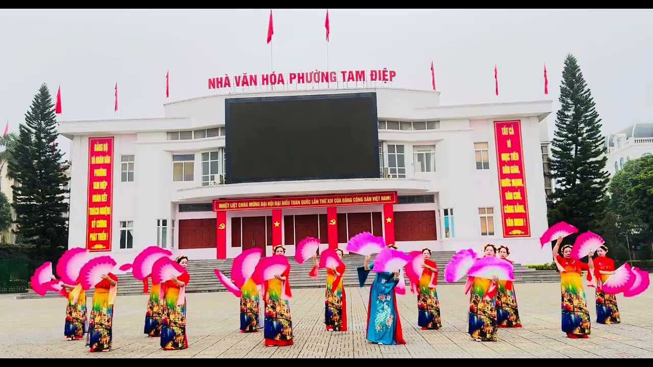 Cô đôi Thượng Ngàn - Do CLB Hoa Ban Phường Tam Điệp Tỉnh Ninh Bình thực hiện 
