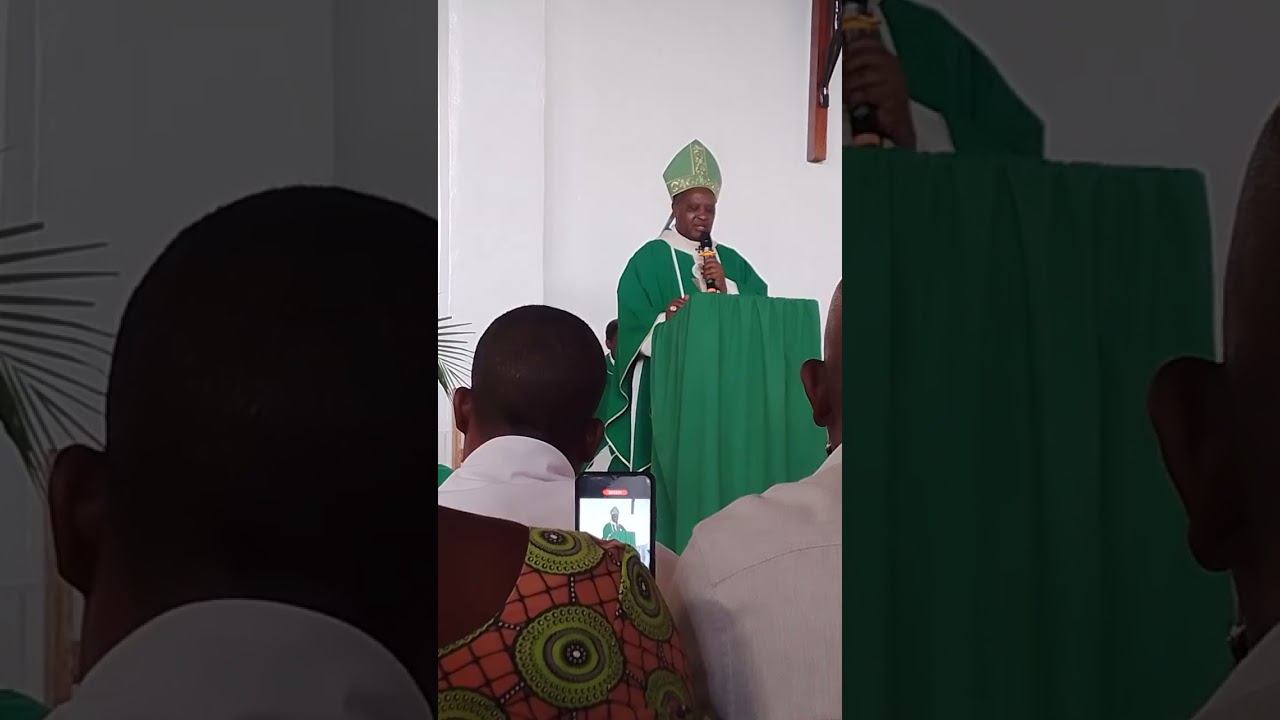 UBWO CARDINAL 🧡YASURAGA ABAKRISTU BA GATSATA, IREBERE IBYIZA YABAHAYE,💓 WEHO TEGEREZA KARANGIRE😍