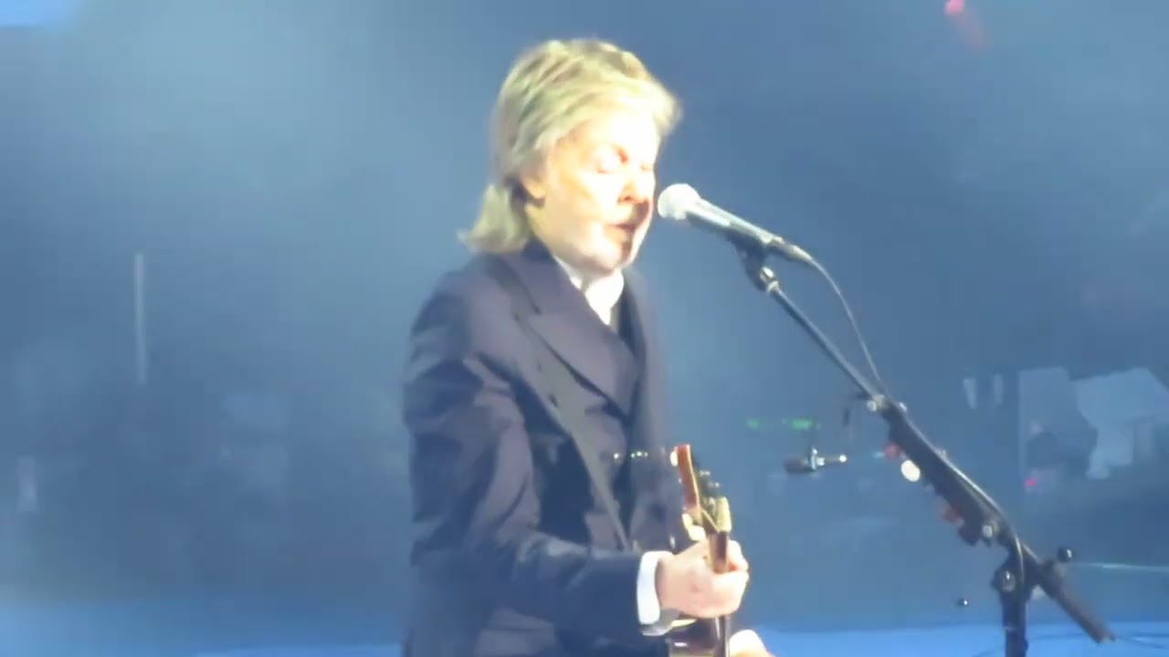 Paul McCartney - Help - Centre Bell - Montreal QC - 11.18.25