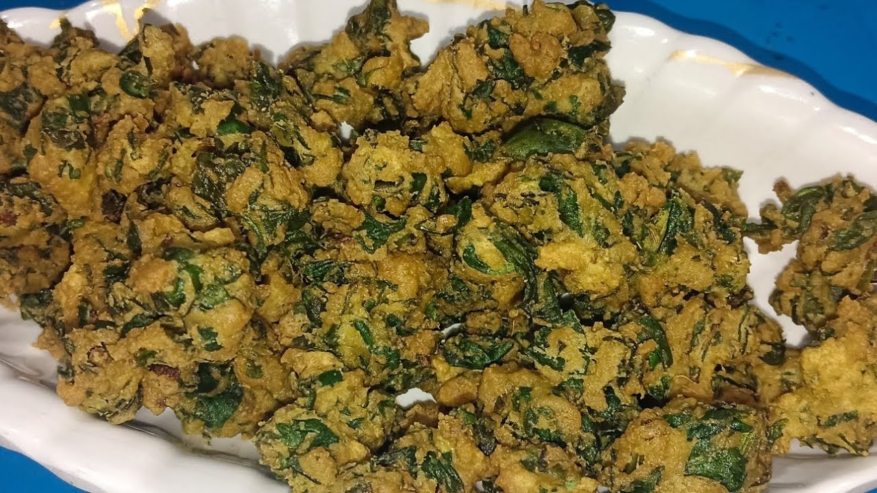 పక్క స్వీట్ షాప్ స్టైల్ పాలక్ పకోడి# Evening snacks recipe Palak pakode in Telugu # crispy and yummy