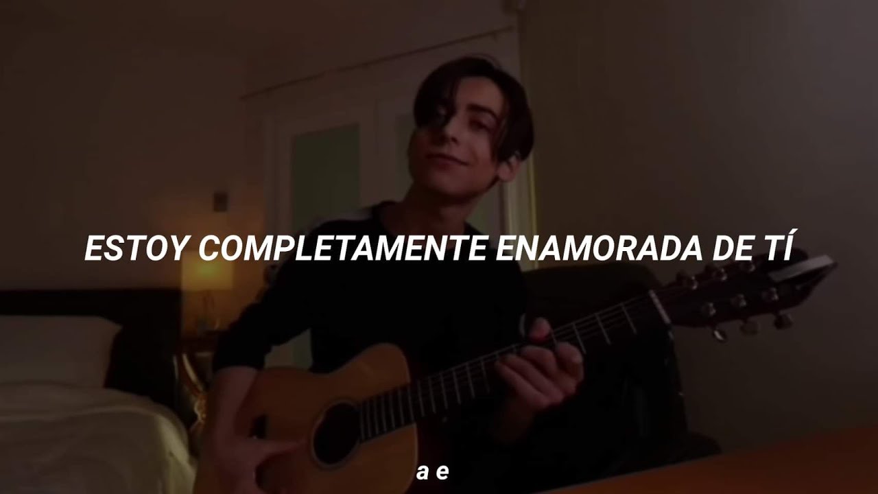 Dedícale esta canción a Aidan Gallagher.