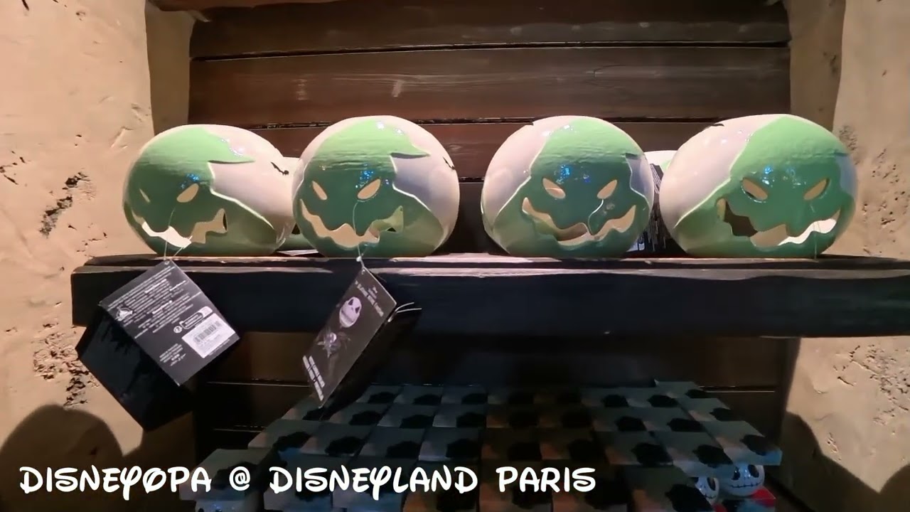 LE COFFRE DU CAPITAINE - SHOP WALK Disneyland Paris - DisneyOpa