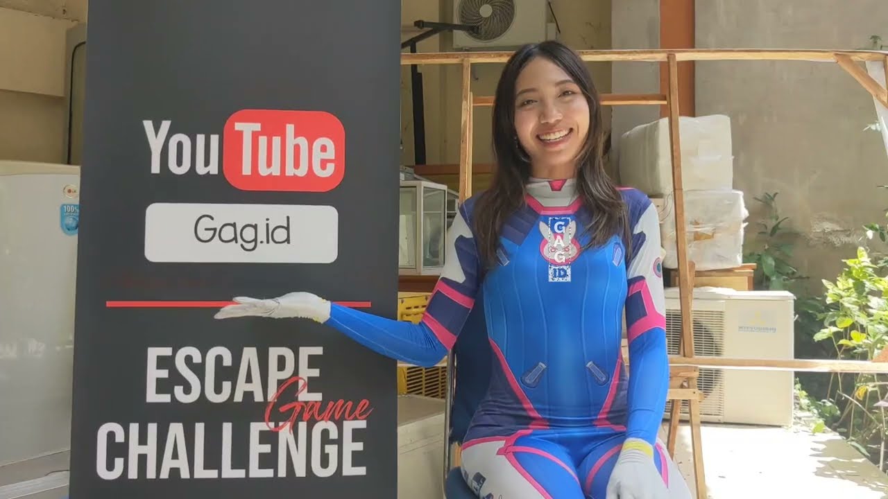 Tantangan escape Challenge dengan kostum D.va overwatch