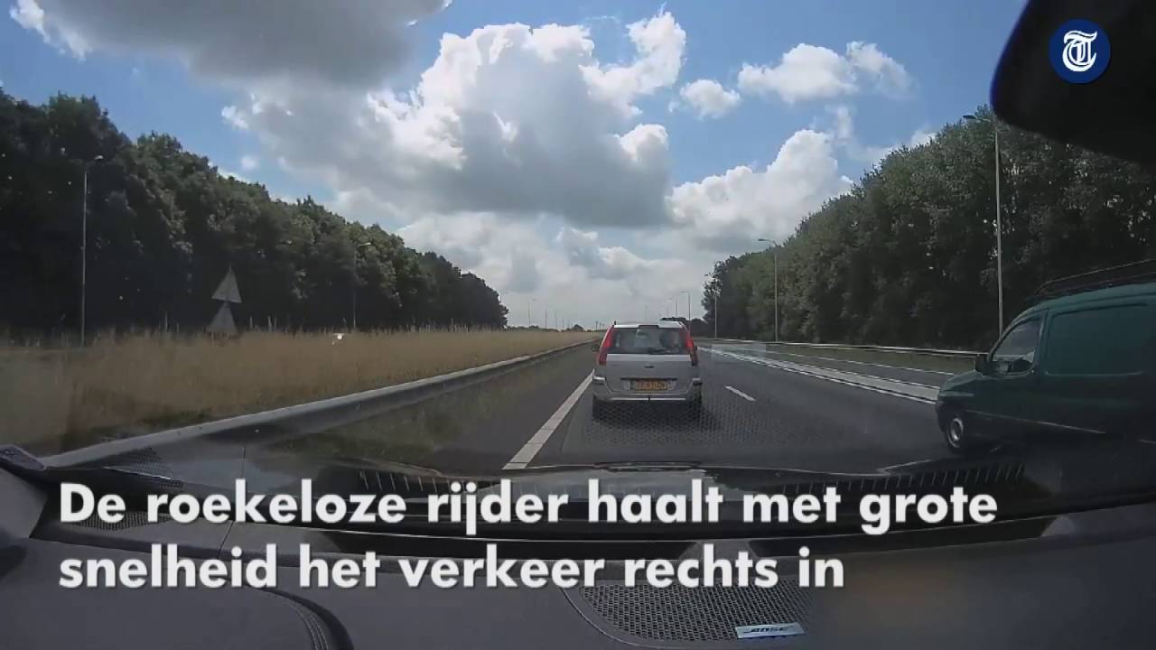 Met hoge snelheid rechts inhalen over de vluchtstrook