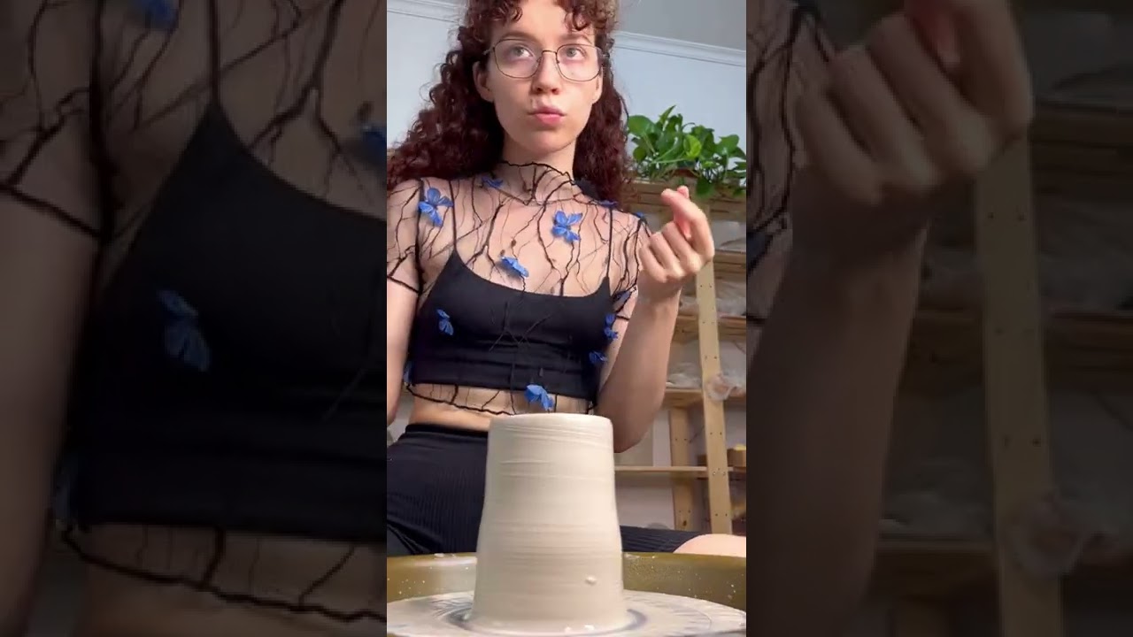 Jarr&oacute;n de cer&aacute;mica en torno ✨ #pottery #potterymaking #wheelthrown