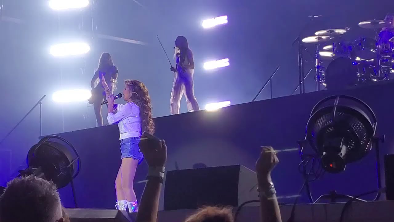 SHANIA TWAIN - ROCK THIS COUNTRY - 7/24/25 BANK OF NH PAVILION GILFORD NH LIVE