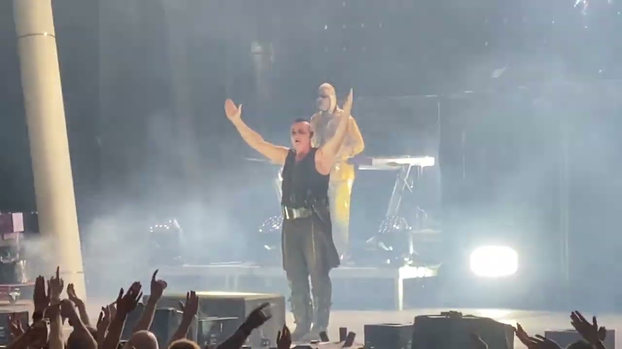 Völkerball Amphitheater Gelsenkirchen 2025
