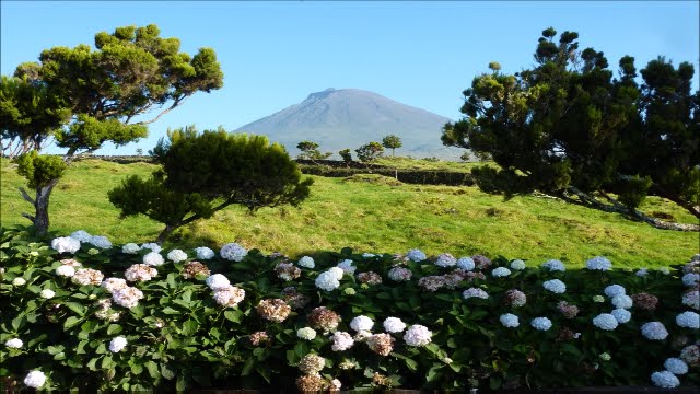 Portugal - Mount Pico (2351m) - Climbing the highest tallest mountain in Portugal
