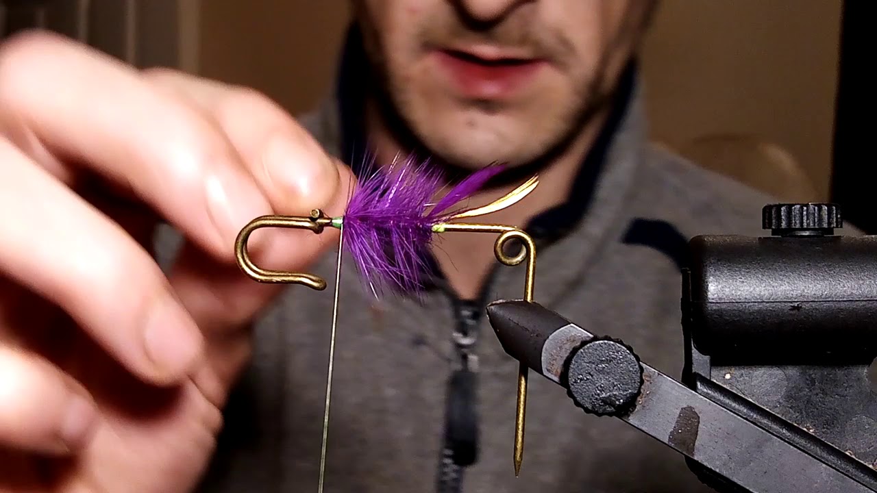 Great gifts for Christmas how to tie and fly on a kilt pin by John moore