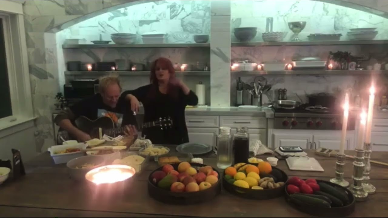 Wynonna & Cactus:  “If You Don’t Like My Peaches”