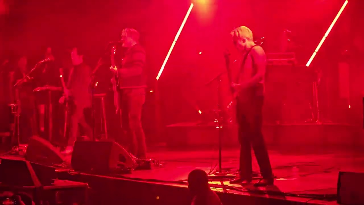 Queens Of The Stone Age ~ Go With The Flow