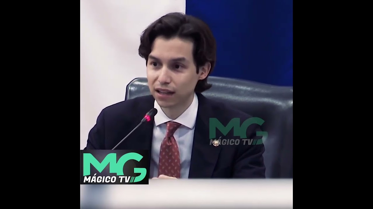 Diputado Rodrigo Ayala responde a las críticas que hizo la Diputada Claudia Ortiz .