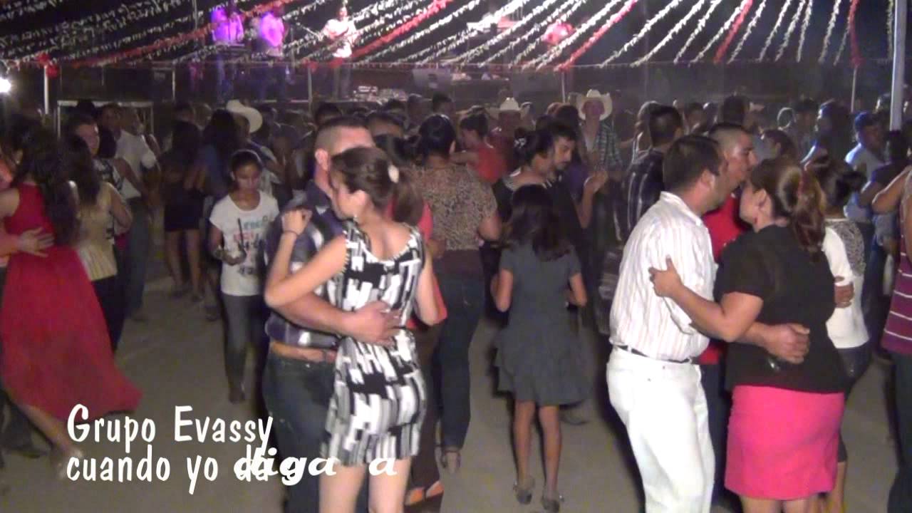 GRUPO EVASSY EN VIVO  CUANDO YO DIGA A