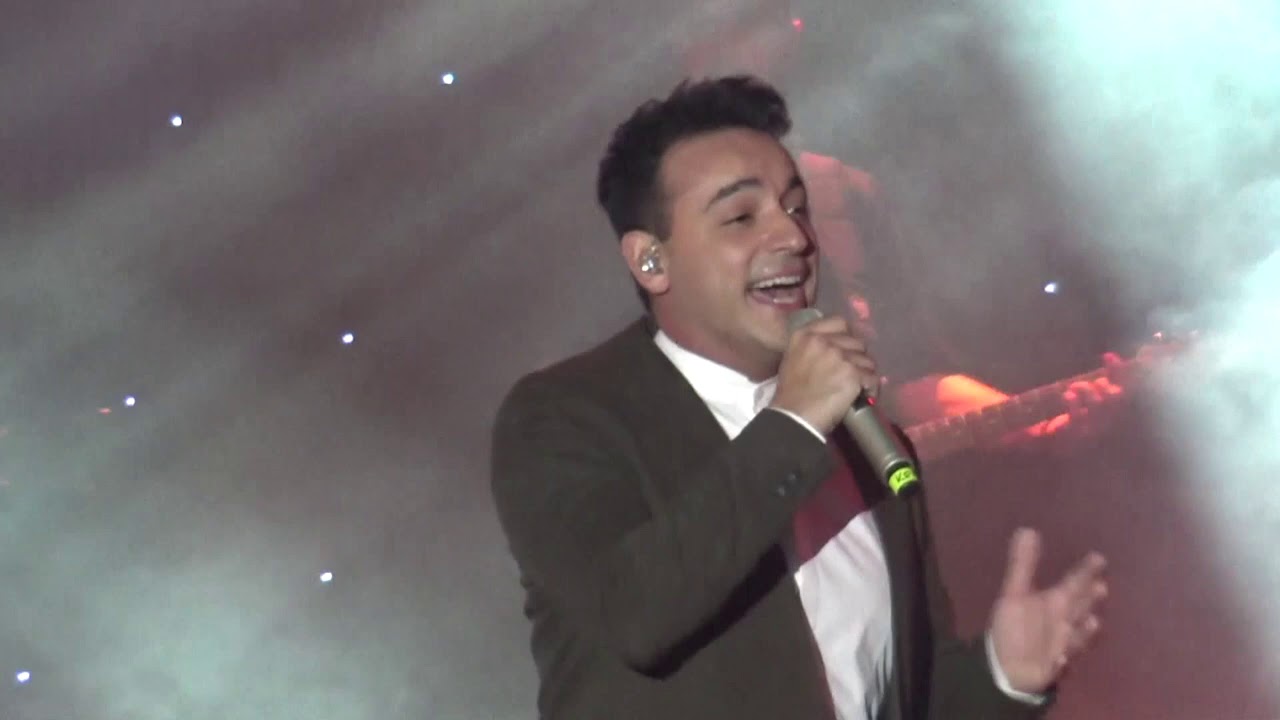 Εσύ που τρελά μ’ αγαπούσες - Κωνσταντίνος & Ματθαίος ΤΣΑΧΟΥΡΙΔΗΣ @VERGINA THEATRO