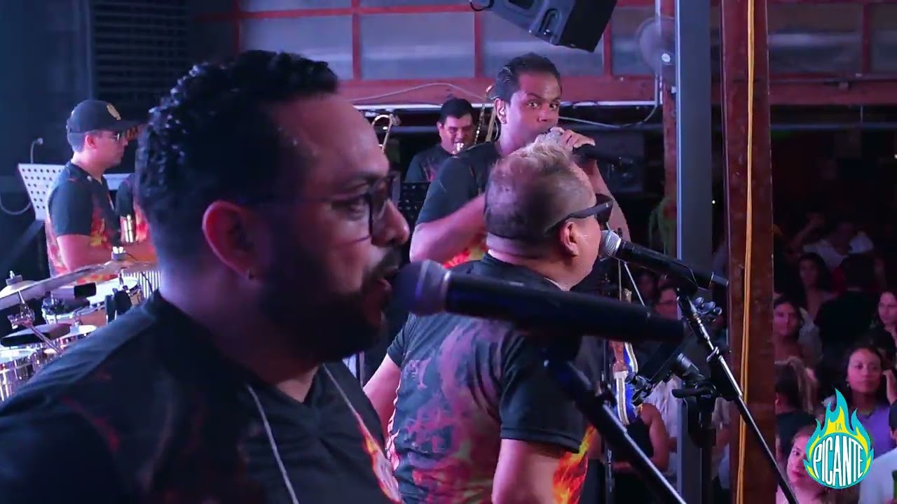 Casi un Hechizo - Mi Amor Amor - Las Cajas - La Rebelión - La Picante Orquesta