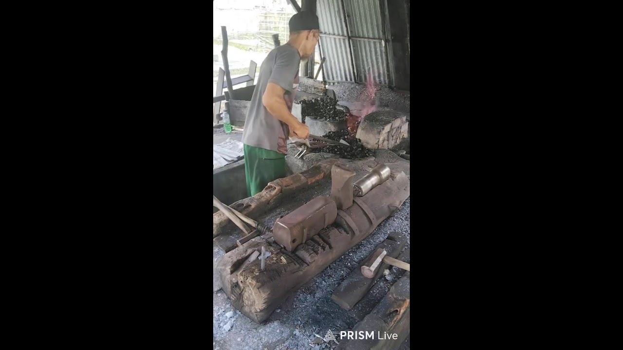Bennyforge  sedang live sekarang!
