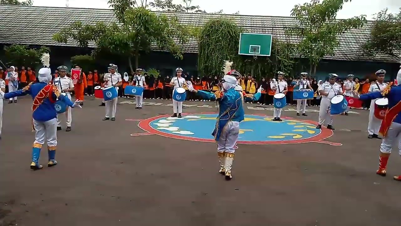 Penampilan Drum Band SMK Pelayaran Buana Bahari Cirebon