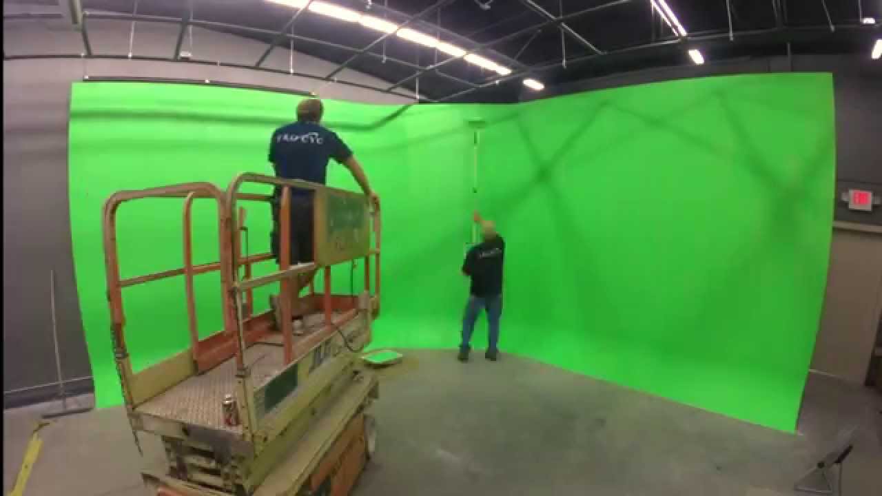 Timelapse - Installing the Green Screen Background Cyc Studio at NewTek