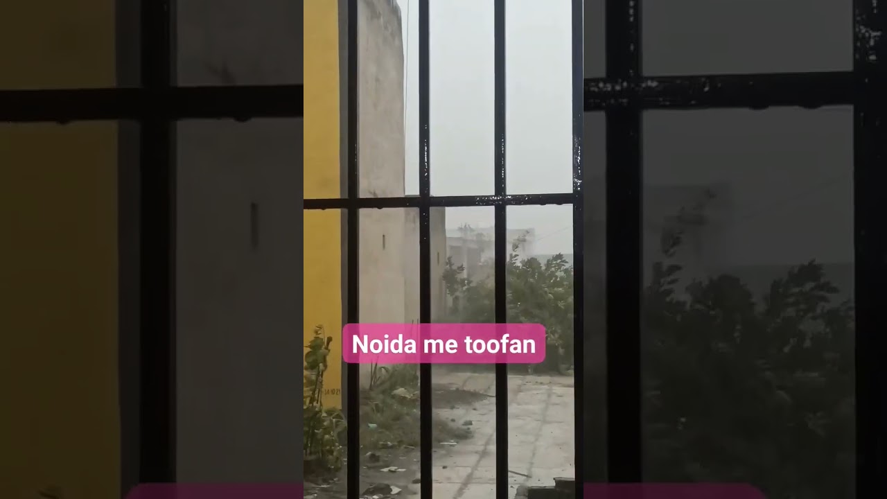 Khatarnaak toofan in Noida #toofan #windstorm #allahrehem