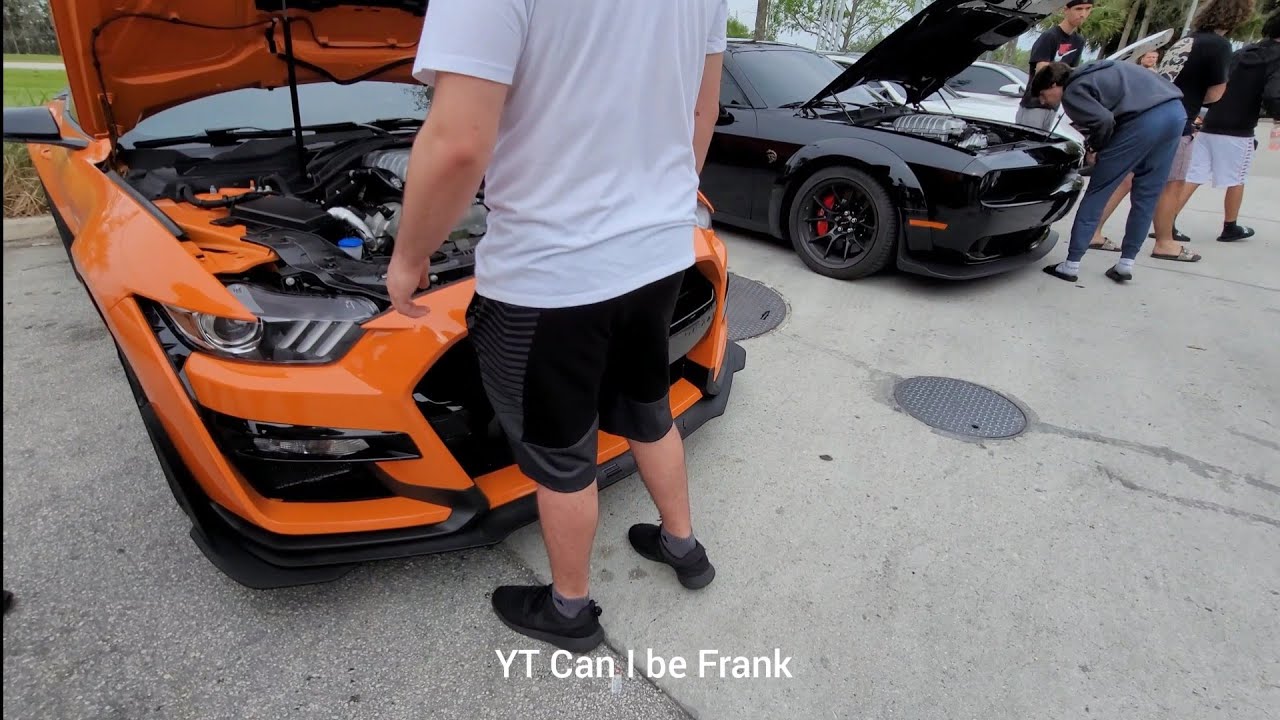 Shelby GT500 vs Hellcat Redeye