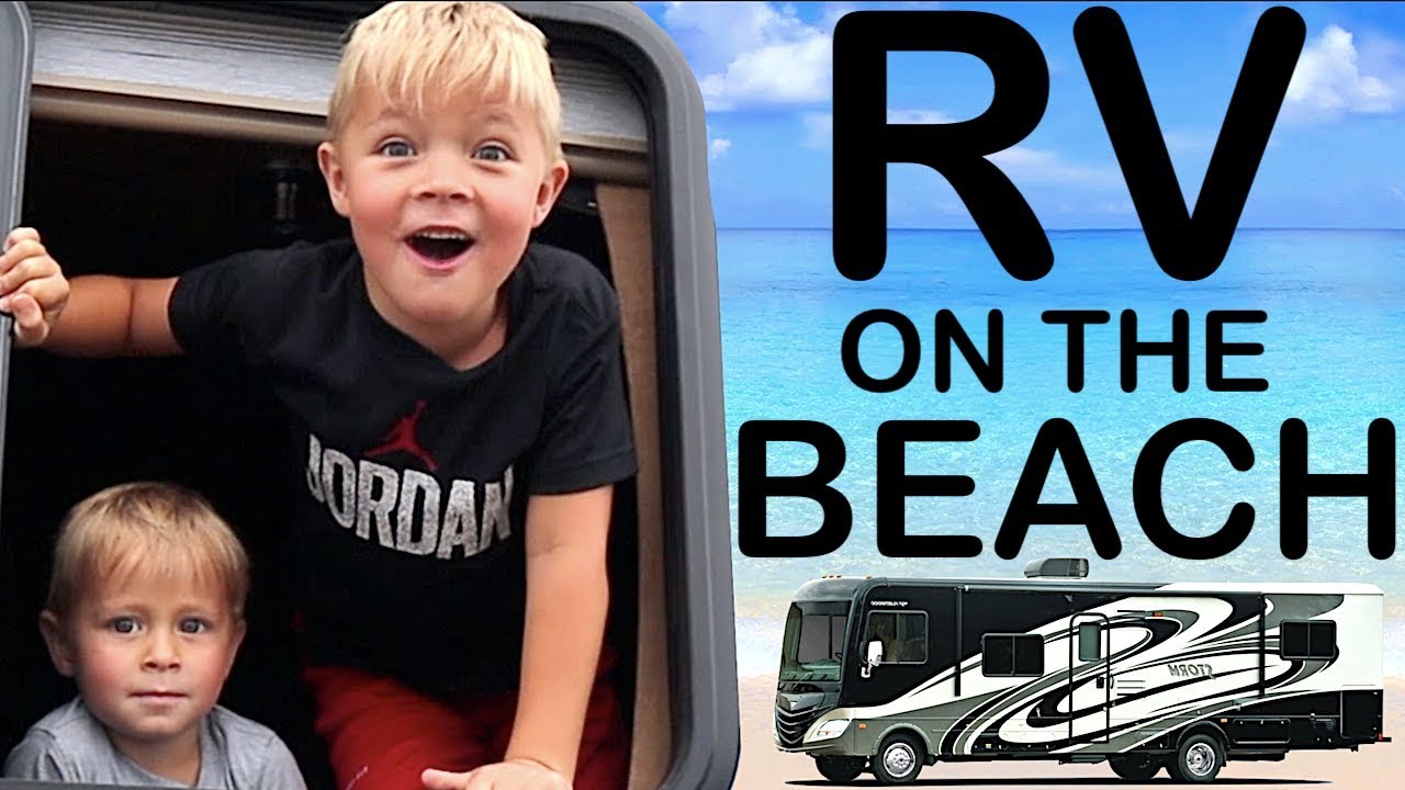 SLEEPING IN AN RV BY THE OCEAN! 🏖