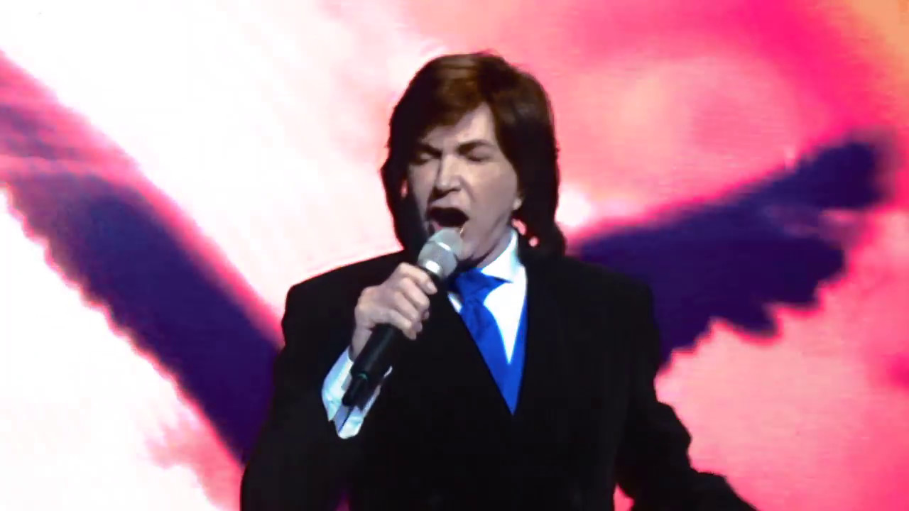 1 OBERTURA CONCIERTO CAMILO EN EL MOVISTAR ARENA DE CHILE (13 DE MAYO 2017)